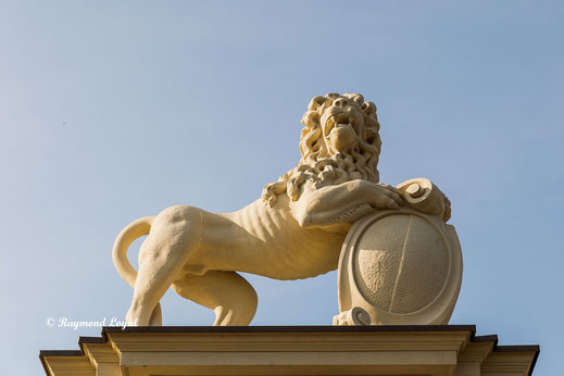 nordkirchen palace lions gate coat of arms