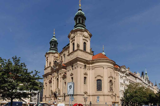 prague old town square