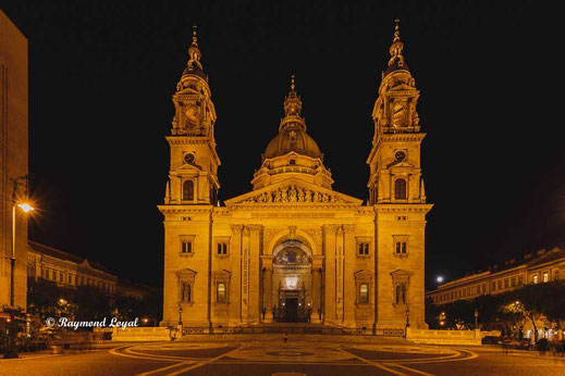 budapest basilika at night