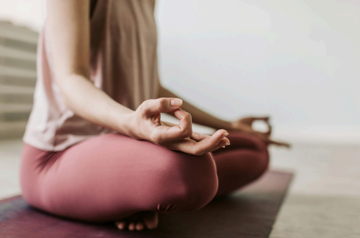Yoga mudra pour libérer les émotions ancrées