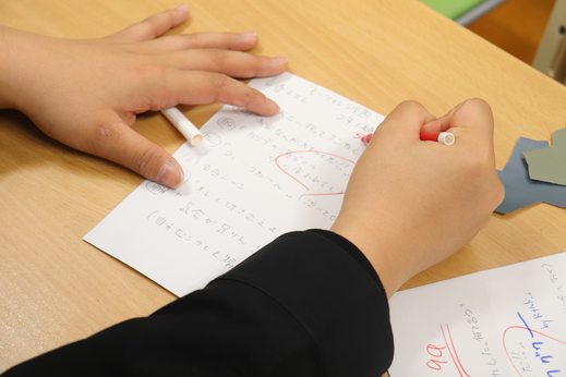 「小説家卒業」の採点中