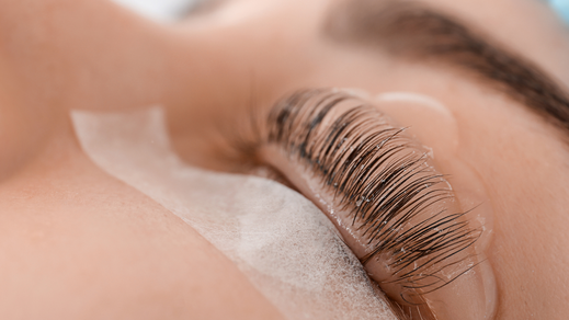 Rehaussement de cils et lash botox à Alairac près de Carcassonne - institut le cocon de Baya