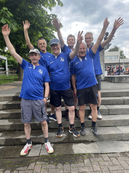 Team 1: Bärti Fellmann, Hans Schumacher, Sepp Gisler, Team 2: René Zurfluh, Beat Amhof, Beni Lipp