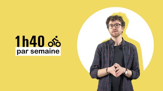 Homme filmé sur fond vert intégré dans un motion design en post-production
