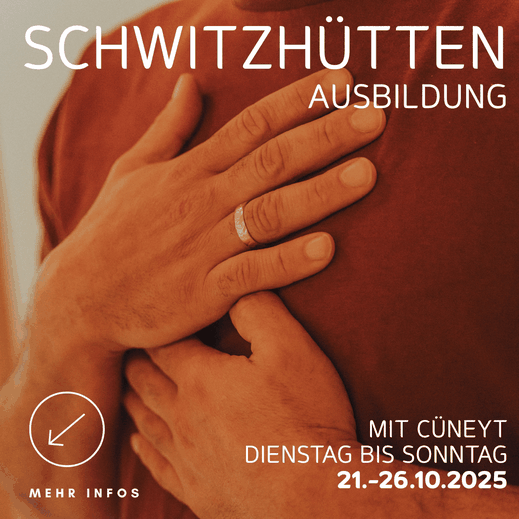Plakat ‚Schwitzhütten Ausbildung‘ mit Händen auf Brust, rotes T-Shirt, Termin 21.–26.10.2025 mit Cüneyt