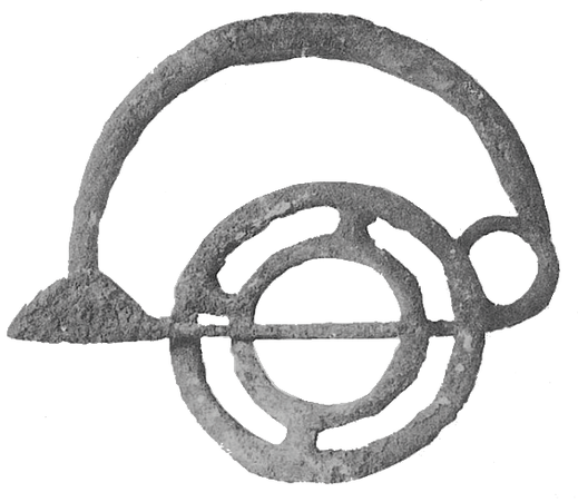 Fig. 439. In the tombs of Latium, it was sometimes observed that several rings of different diameters hung from a single fibula, which together formed an ornament. Of three or four spokes, examples of which come from Cuma (Fig. 439).