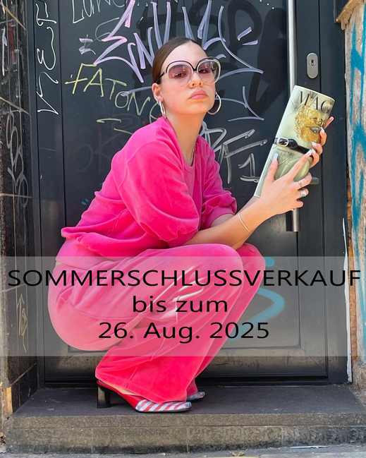 Karnevalskostüme im Secondhand Entlarvt Köln