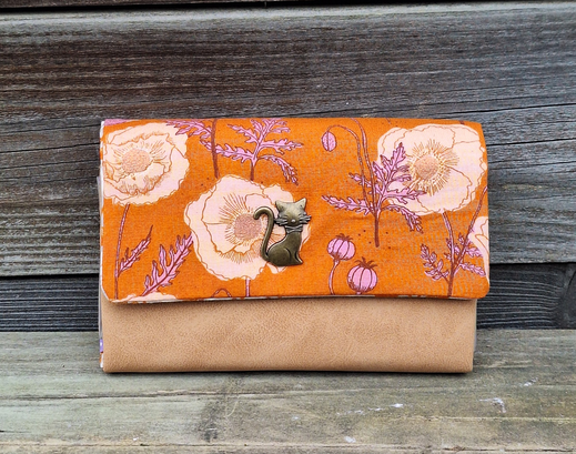 portefeuille femme compact, taille moyenne, tissu orange avec des coquelicots