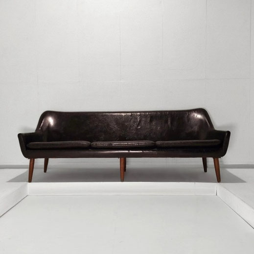 Carlo Di carli  Two Seater Sofa for Figli di Amadeo Cassina  Walnut, Foam, Leather  Milano, Italy, 1950s - PN.Modern pnmodern