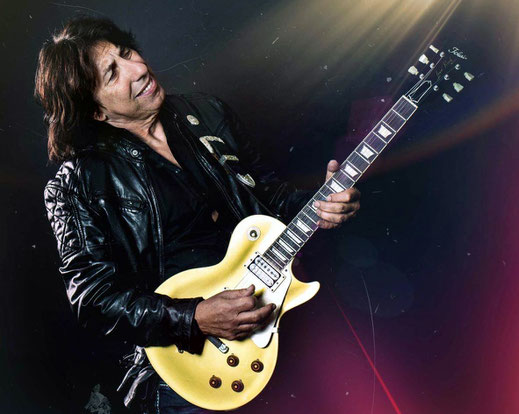 In den vergangenen Jahrzehnten hat der Heidenheimer Rockmusiker Siggi Schwarz rund 250 Benefizkonzerte gespielt. Jetzt wurde er dafür mit dem Bundesverdienstkreuz ausgezeichnet. Foto: Promo
