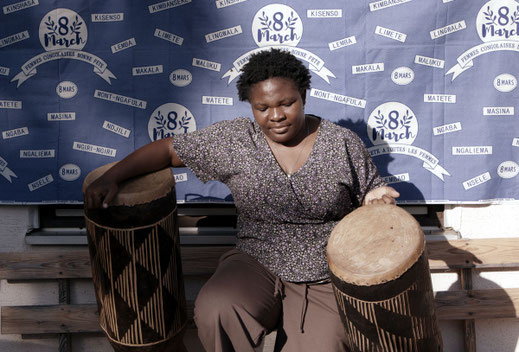 Die kongolesische Weltmusikerin Huguette Tolinga wird am kommenden Samstag in der Kunsthalle Kleinschönach von einer regionalen Band begleitet. Foto: Promo