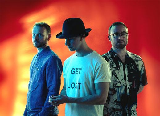 Maxïmo Park konnte für das "Obstwiesen Festival" gewonnen werden. Bis heute konnte die Band um Sänger Paul Smith (Mitte) sieben Alben in den deutschen Charts platzieren. Foto: Promo