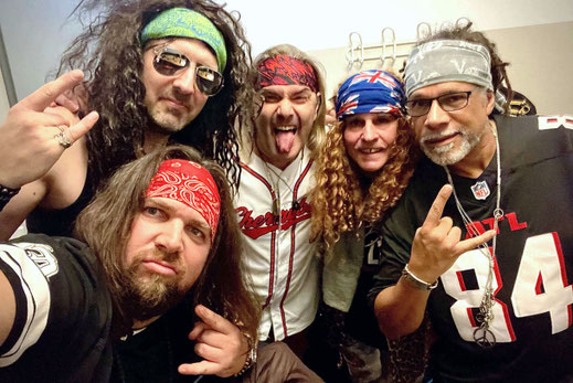 Cherry Bomb wird am 1. August bei der diesjährigen "kleinen Ausgabe" des Seebronner Open Airs "Rockin' Memory" auftreten. Neben eigenen Songs hat die Frankfurter Hardrock-Band auch Cover-Versionen der 80er im Repertoire. Foto: Promo