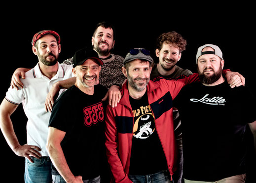 Die französische Band La Brigade du Kif wird beim diesjährigen "Querbeat Festival" mit ihrer Melange aus Ska, Punkrock, Chanson und Swing Stimmung machen. Foto: Promo
