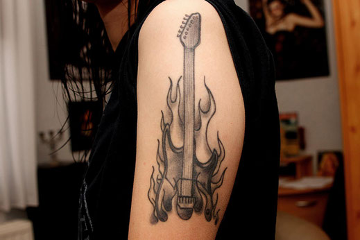 Tattoo E-Gitarre, Flammen