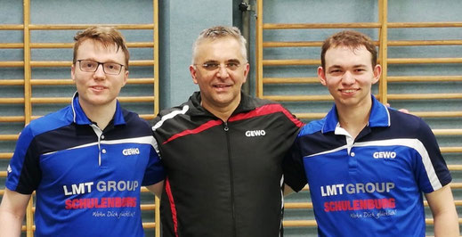 Frederik Spreckelsen, Trainer Mirsad Fazlic und Neuzugang Daniel Kleinert (v. l.) freuen sich auf die anstehenden Pokalmeisterschaften in Schwarzenbek.