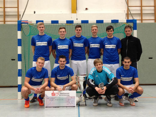 h.v.l: Felix Schäfer, David Müller, Yannick Quentin, Steffen Friedrich, Stefan Matzenmiller, Lehrer-Trainer Klaus Müller, vorne: Jonas Springer, Paul Skerra, Till Hoffmann, Bedii Messaoud, (es fehlt verletzungsbedingt Adrian Bravo-Sanchez)