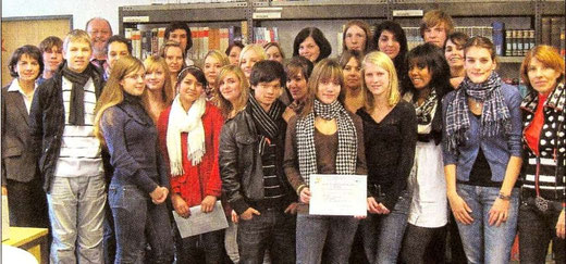 Schüler mit DELF-Zertifikaten