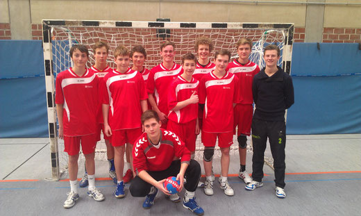 Mannschaft v.l.n.r: Lukas Buchenau, Philipp Scholz, Manuel Müller, Tobias Barth, Paul Helbing, Till Welch, Nils Gericke, Moritz Brandt, Jan Grebe, Trainer Fynn Welch, vorne: Stefan Schäfer