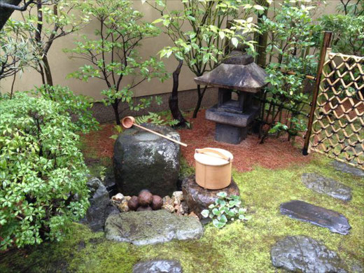 大阪　茶室　設計　数寄屋　設計事務所　露地　監修　和風住宅　蹲　枝折戸　小間のお茶室　広間のお茶室　三畳台目　台目切　利休　一期一会　喫茶去 chashitsu (tea ceremony house)