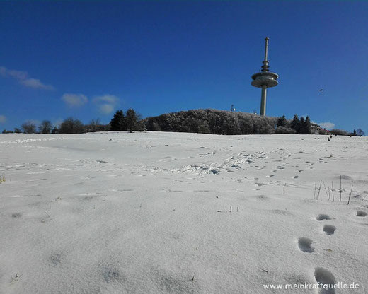 Schneelandschaft, Schnee in Hessen, Hoherodskopf, Kraftquelle