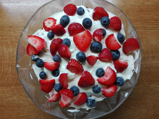 Gutes aus der Natur, Erdbeertiramisu, Blaubeeren zum Nachtisch, Kraftquelle