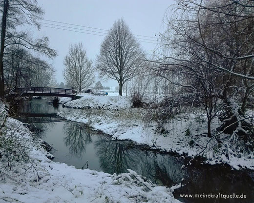 Bach im Schnee, Schneelandschaft, Winderlandschaft, Kraftquelle Schnee