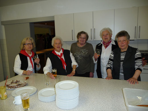 Das Küchenpersonal beim Mundartabend 2012
