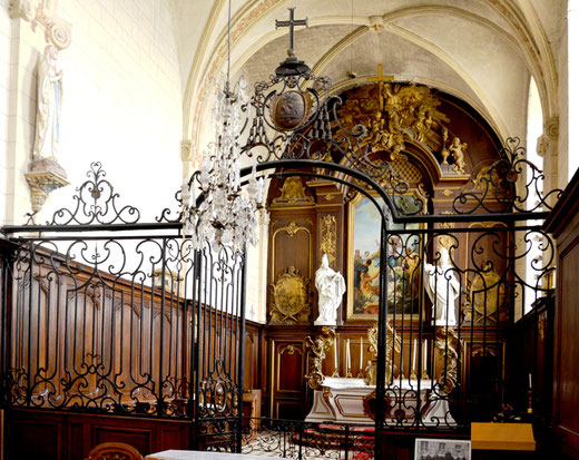 La grille qui sépare le choeur de la nef- Chapelle de l'Hôtel-Dieu à Saint-Riquier