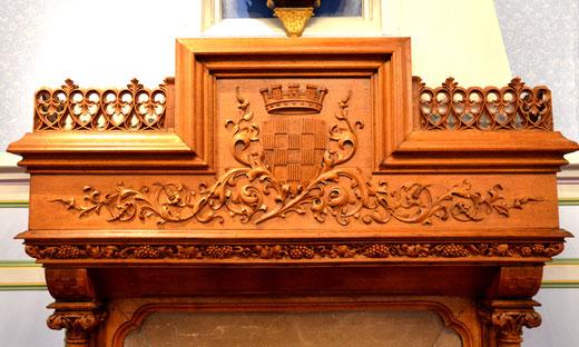 Cheminée dans la salle des mariages- Détail de la sculpture