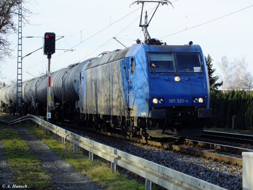 Am 29. Dezember 2012 fuhr 185 520-4 mit Kesselwagenzug durch Dresden Stetzsch