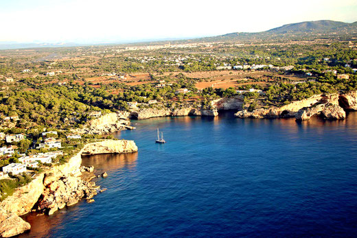 Ferienhaus mit Meerblick und Strandnähe der Cala Llombards, Pool, Patio und Garten mieten von Privat auf Mallorca bei Leondoro.de