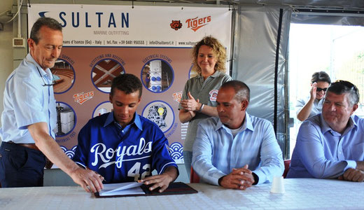 La storica firma di Martens Gasparini per i Kansas City Royals