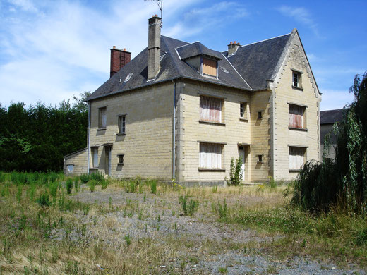 L'ancien bâtiment de la ferme Guillot détruit pour laisser place à la résidence Dyonisos