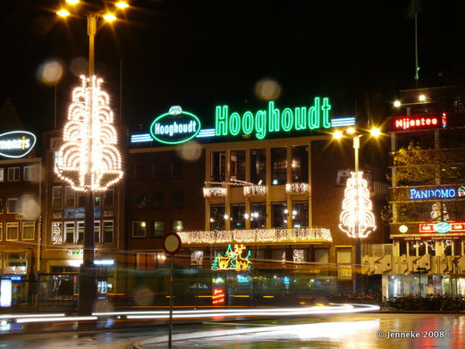 Bijna kerst in de regen in Groningen op de Grote Markt
