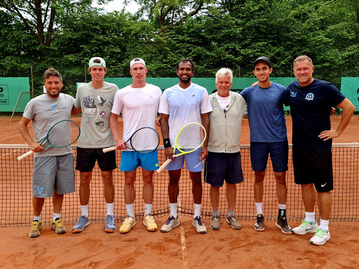 V. l. n. r.: Diego Ferrini, Tom Sickenberger, Kai Wehnelt, Sriram Balaji, Marco Hässig, Sumer Mehta, Alexander Waske
