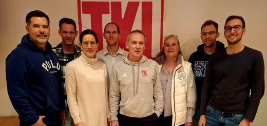 v. l. n. r.: Oliver Pulcher (Beisitzer), Thorsten Knopik (Beisitzer), Andrea Bloch (Jugendwartin), Karsten Koschinski (Sportwart), Jörg Dittrich (1. Vorsitzender), Yvonne Hahne (Pressewartin), Alex Schubert (Beisitzer), Rafael Berghaus (2. Vorsitzender)