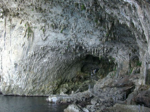 14 Grotta Zinzulusa (clic sull'immagine per ingrandire)