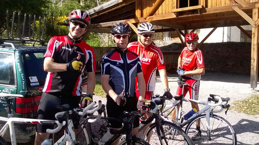 Ralf, Gerald, Hubert und Udo nach der Ankunft in Laatsch (I) zu einem ersten Aufwärmtraining