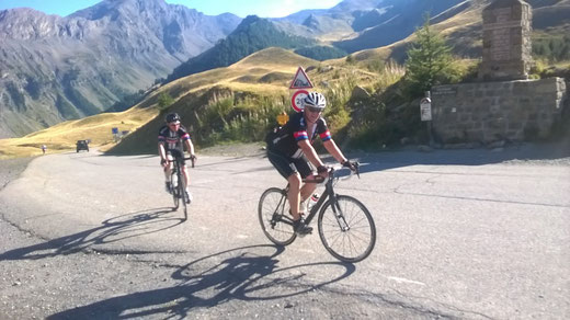 Hubert und Gerald erreichen zum zweiten Mal den Col de Vars