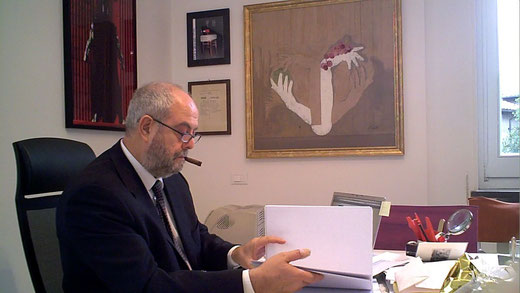 Umberto Croppi nello studio di Roma con accanto la mia "Alzata Italia".