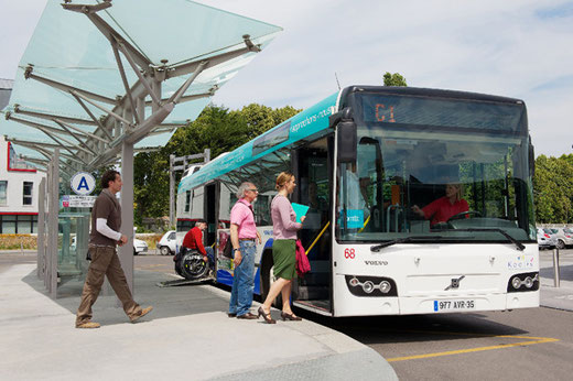 Légende : Un Volvo 7700 engagé sur le réseau urbain ; dans quelques jours, cette scène du quotidien du réseau fera pourtant partie du passé. ©Médiathèque SNCF