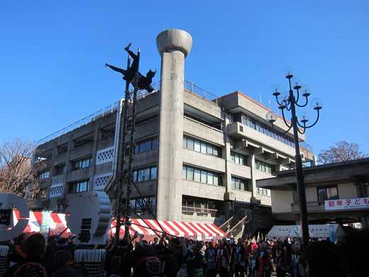 世田谷区民会館の新年こどもまつり