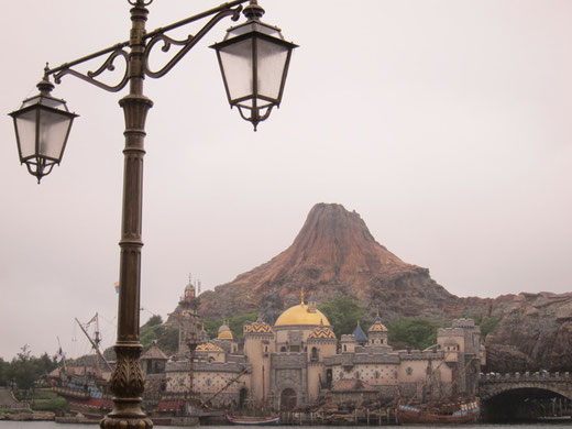 東京ディズニーシー　火山