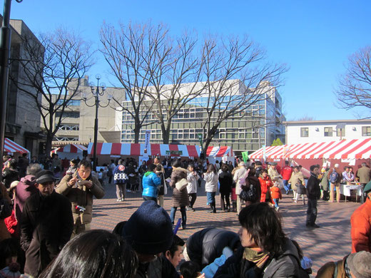 世田谷区民会館の新年こどもまつり