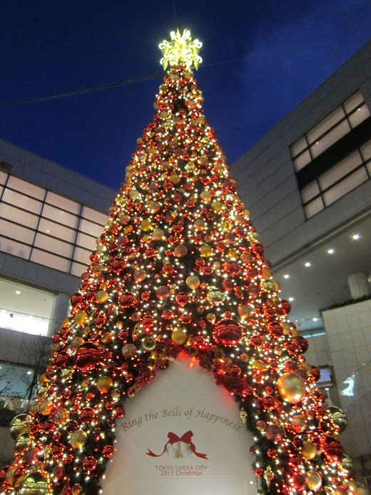 オペラシティーのクリスマスツリー