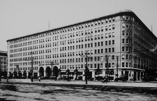 丸の内ビルディング（丸ビル）　1923（大正12年）　三菱地所設計
