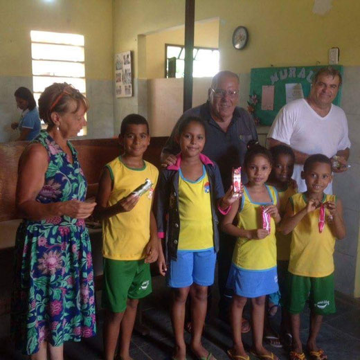 voluntários Eleonora ,Calogero  e Sergio