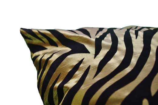 タイシルク クッションカバー 　ゼブラ デザイン　グリーン 【Zebra Design , Green】 45×45cm 対応の商品画像04