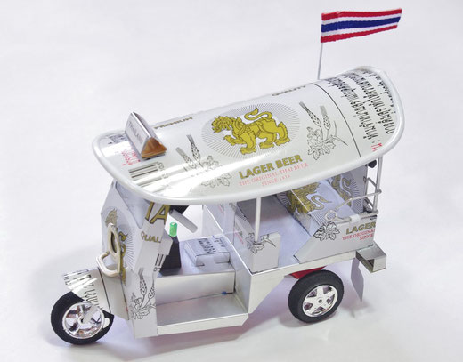 ハンドメイド　トゥクトゥク （TUK TUK） シンハービール(ビアシン)　Singha Beer の商品写真01 [タイ雑貨 アジアン雑貨 タイ旅行おみやげ]